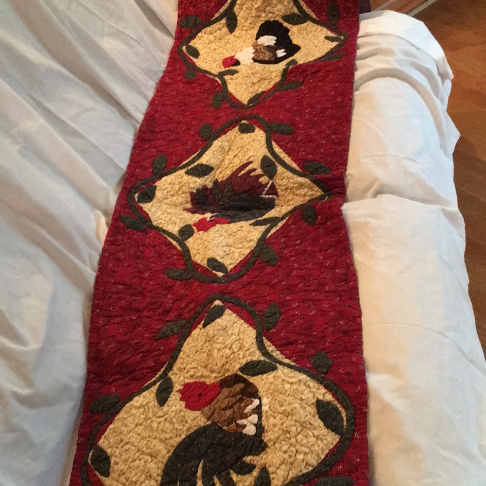 Quilted chicken table runner